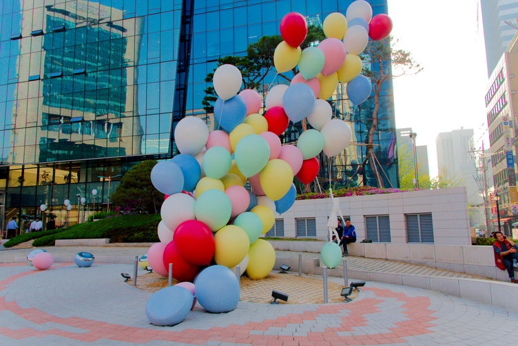 Balloon Sculpture in Seoul